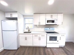 254 Wixon Pond Rd in Mahopac, NY - Building Photo - Building Photo