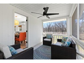 25455 Nelsine Dr in Shorewood, MN - Building Photo - Building Photo