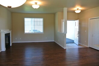 2620 Newton St in Philomath, OR - Building Photo - Building Photo