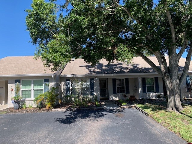 property at 1149 Dover Ct