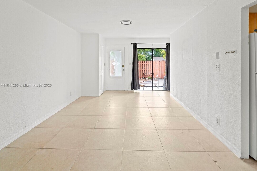 2213 NW 55th Terrace in Lauderhill, FL - Building Photo
