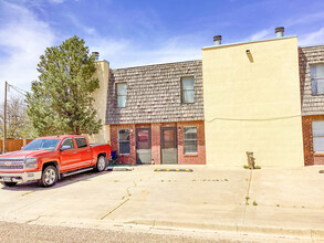 500 S Main Ave in Denver City, TX - Building Photo - Building Photo