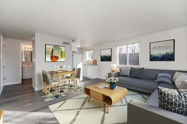 688-688 Miller Ct in Lakewood, CO - Building Photo - Building Photo