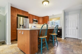 138 Mistuxet Ave in Stonington, CT - Building Photo - Building Photo