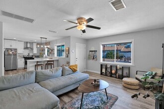 1635 E Oak St, Unit 3 in Phoenix, AZ - Foto de edificio - Building Photo