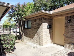106 Priddy Ln-Unit -A in Fort Worth, TX - Building Photo - Building Photo