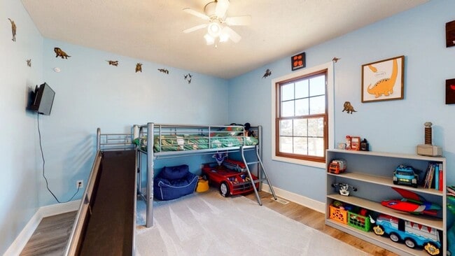 property at 14 Kleggstone Cir