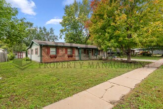 913 N Wilbur Ln in Wichita, KS - Building Photo - Building Photo