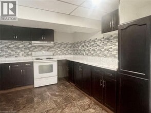 19 Hahn Pl in Kitchener, ON - Building Photo - Building Photo