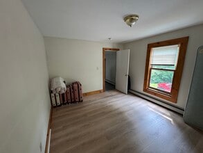 77 Union St, Unit #2 in Northfield, VT - Building Photo - Building Photo
