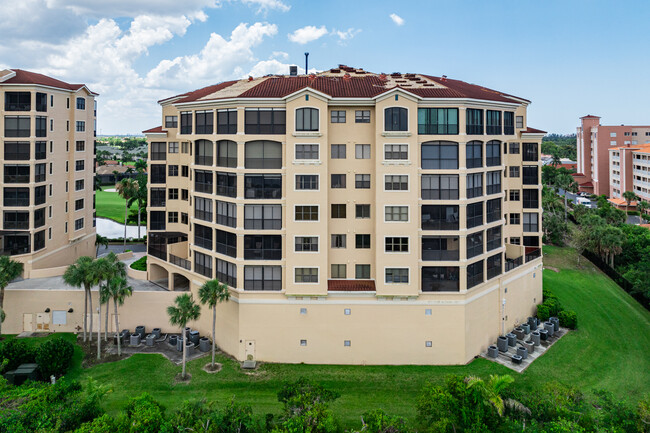 Harbor Place in Ft. Myers, FL - Building Photo - Building Photo