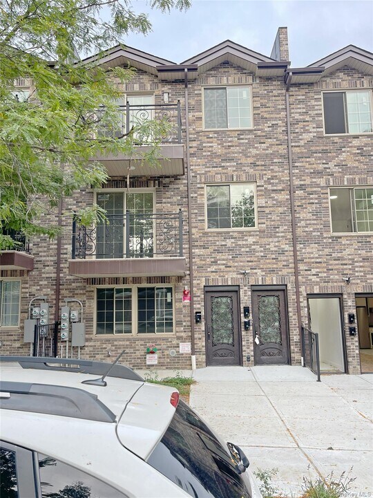 36-29 171st St in Queens, NY - Building Photo