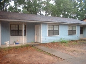 4097-4145 Jackson Bluff Rd in Tallahassee, FL - Foto de edificio