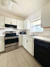 4200 Crystal Lake Dr in Pompano Beach, FL - Building Photo - Building Photo