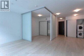 377 Madison Ave in Toronto, ON - Building Photo - Building Photo