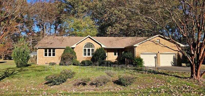 1029 Dulcie Ave in Virginia Beach, VA - Building Photo