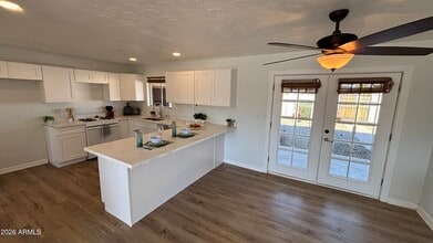 1000 W Elna Rae St in Tempe, AZ - Building Photo - Building Photo