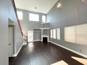 8273 Settlers Inn Ct in Las Vegas, NV - Building Photo - Building Photo