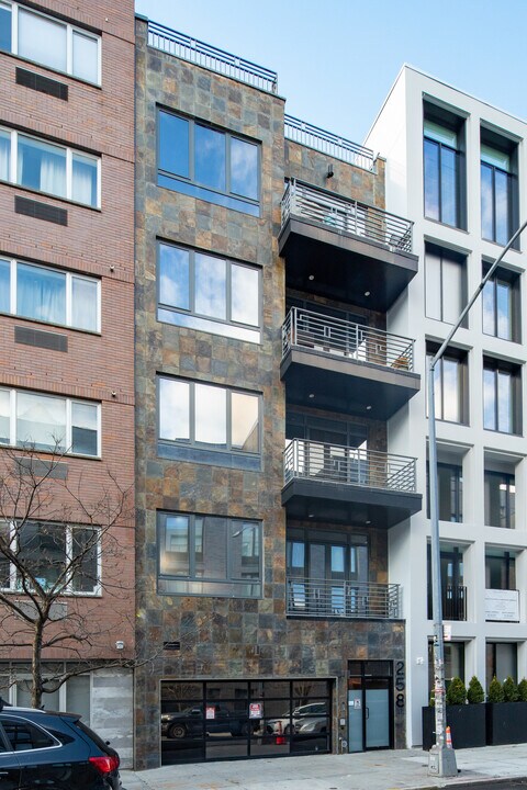 258 N 9th St in Brooklyn, NY - Foto de edificio