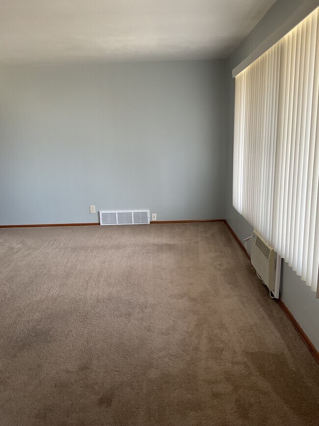 9729 - 9739 W Hampton Ave in Milwaukee, WI - Building Photo - Building Photo