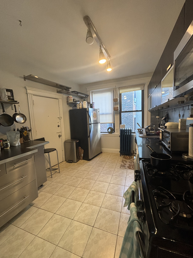 73 Parkman St, Unit 3 in Brookline, MA - Building Photo - Building Photo