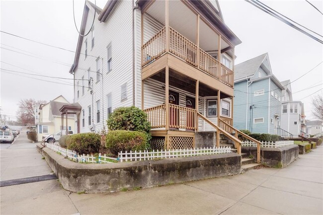 6 Bennett St in Woonsocket, RI - Building Photo - Building Photo