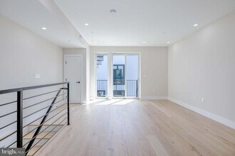 722 Kenyon St NW in Washington, DC - Building Photo - Building Photo