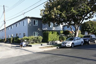 Santorini Villas in Sherman Oaks, CA - Building Photo
