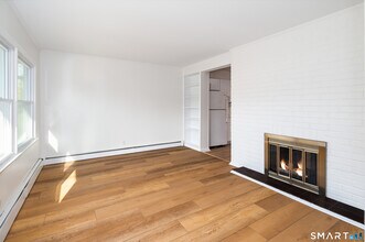 1329 Stillwater Rd in Stamford, CT - Building Photo - Building Photo