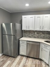 343 Wimbeldon Ct in North Brunswick, NJ - Building Photo - Building Photo