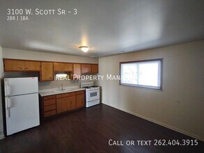 3100 W Scott St in Milwaukee, WI - Building Photo - Building Photo