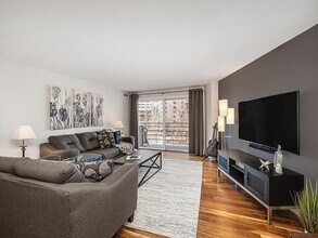 1200 Nicollet Mall, Unit 507 in Minneapolis, MN - Foto de edificio - Building Photo