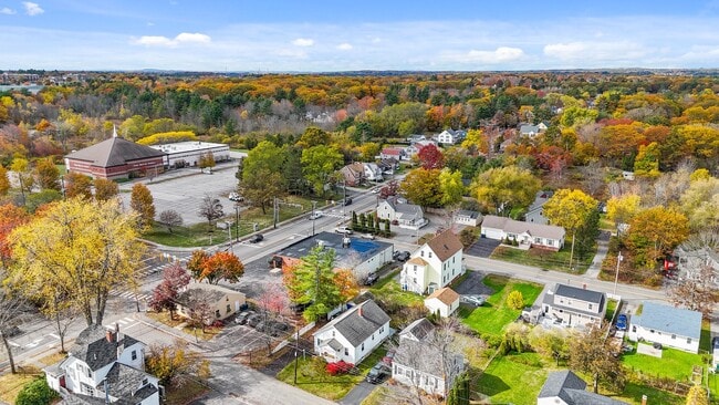 12 Lawrence Ave in Portland, ME - Building Photo - Building Photo