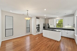 2937 Bell St in Houston, TX - Building Photo - Building Photo