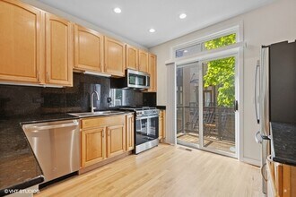 1707 W Diversey Pkwy in Chicago, IL - Building Photo - Building Photo