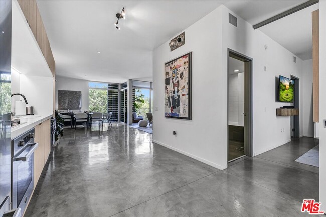 901 Hancock Ave in West Hollywood, CA - Building Photo - Building Photo