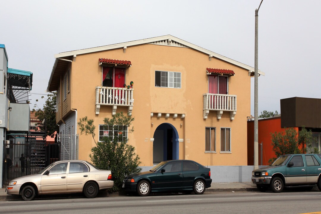 2015-2021 E 7th St in Long Beach, CA - Building Photo