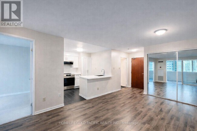 1055 Bay St. in Toronto, ON - Building Photo - Building Photo