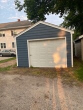 305 S Van Buren St in Green Bay, WI - Foto de edificio - Building Photo