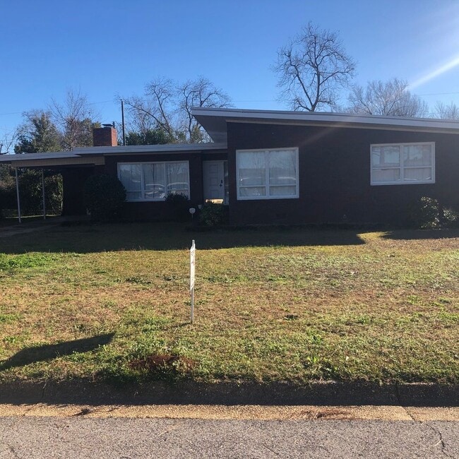 property at 2725 Prince Cir