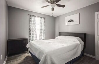 3615 E Lambright St in Tampa, FL - Foto de edificio - Building Photo