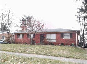 2060 Alexandria Dr in Lexington, KY - Building Photo