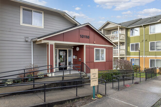 Family Tree Apartments in Everett, WA - Building Photo - Building Photo