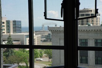 521 W 2nd Street - Leijona in Duluth, MN - Foto de edificio - Interior Photo
