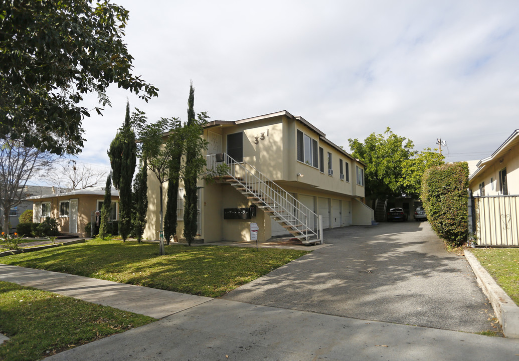 331 W Windsor Rd in Glendale, CA - Building Photo