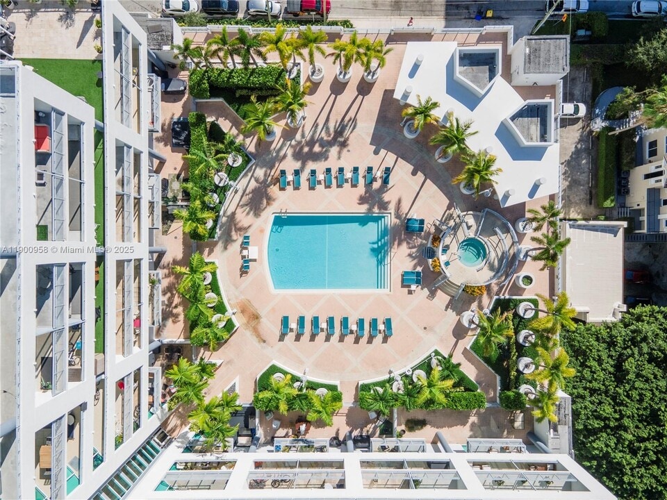 350 NE 24th St in Miami, FL - Building Photo