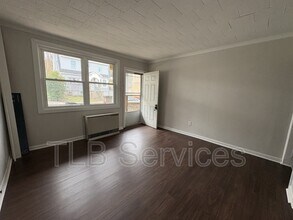 139 Sand St in Dunmore, PA - Building Photo - Building Photo