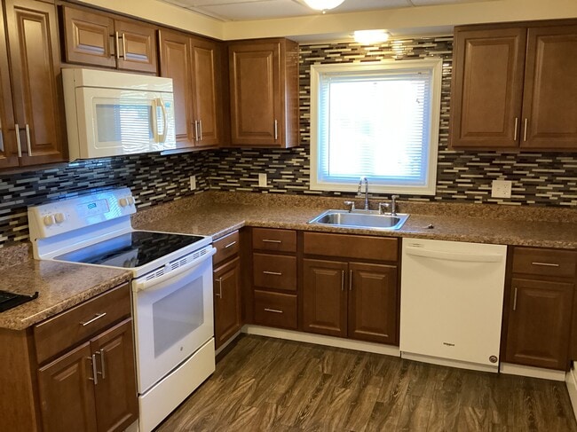 633 Main St, Unit 4 in Avoca, PA - Building Photo - Building Photo