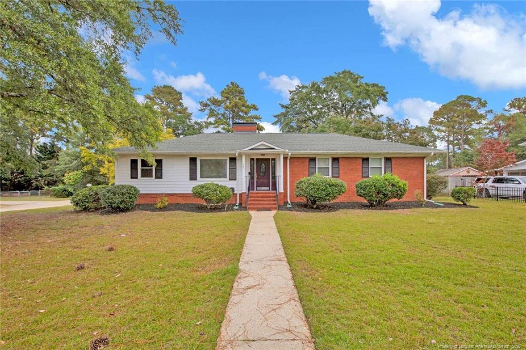 301 Fairfield Rd in Fayetteville, NC - Building Photo
