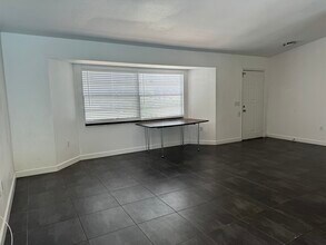 1101 McCrory St in North Port, FL - Building Photo - Building Photo